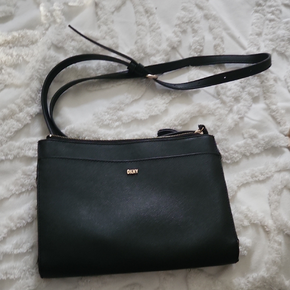 DKNY Elegant Black Crossbody Bag